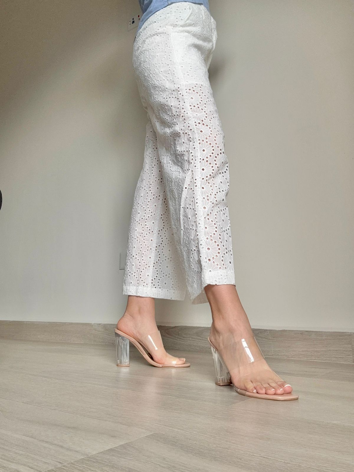 Sandalia nude doble tira transparente